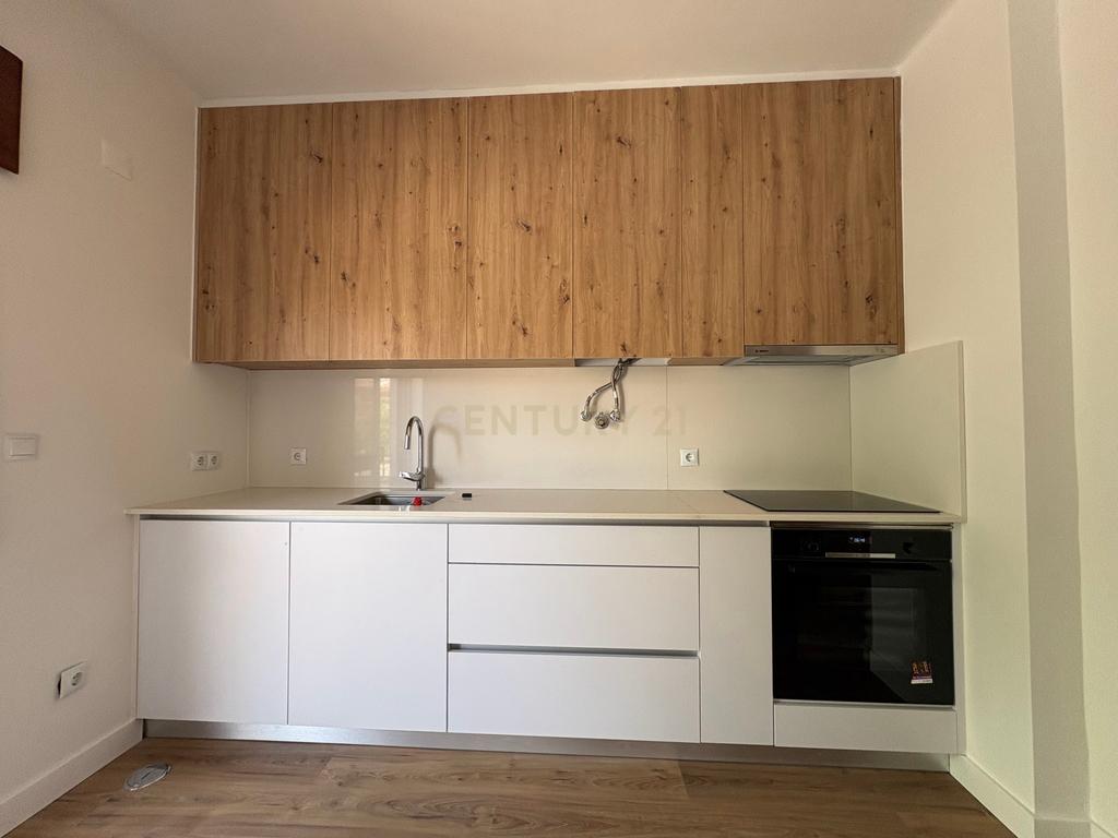 T2 remodelado com garagem em Cascais - Image 3