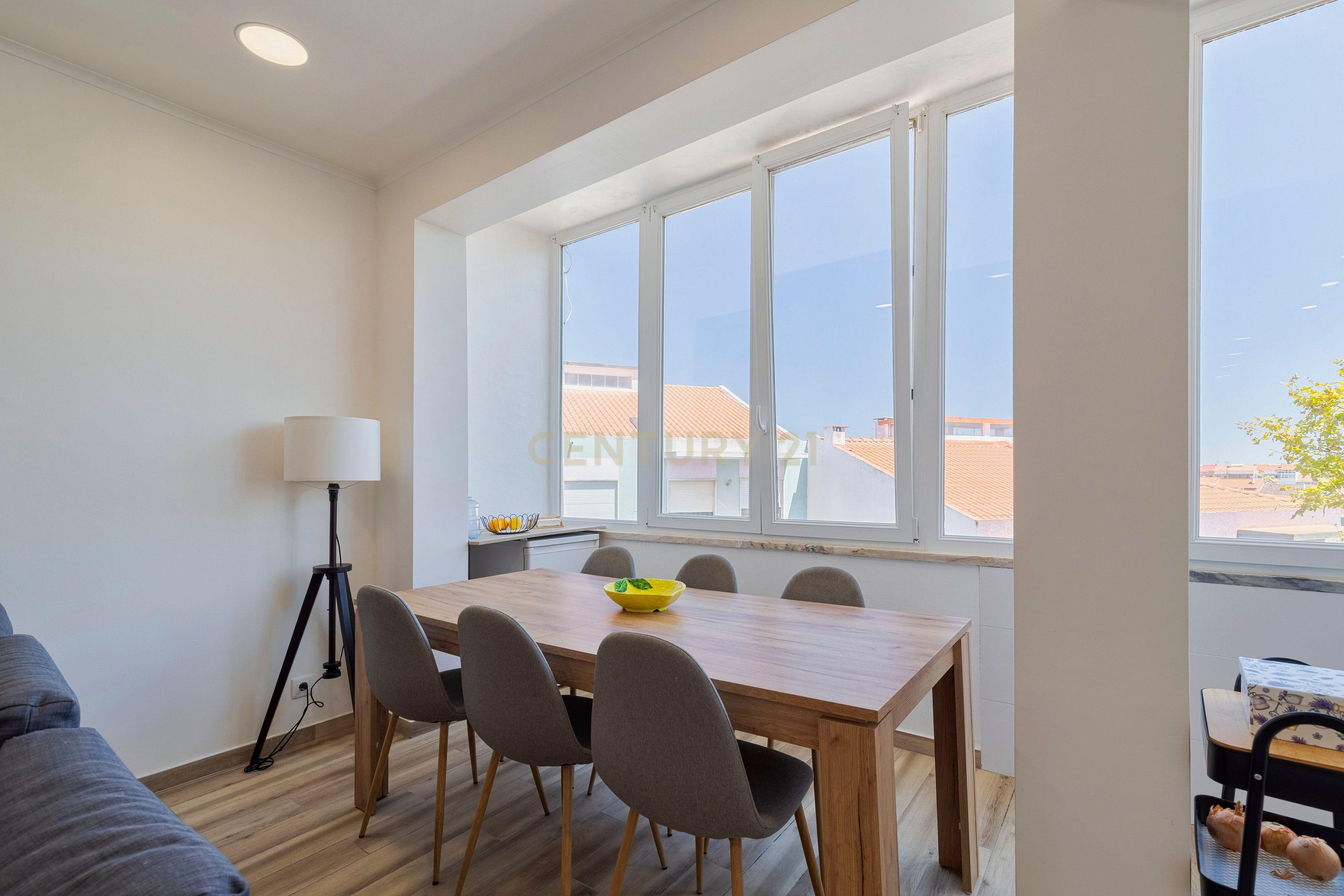 Fotografia 12 de Apartamento T3 com varanda  no Feijó