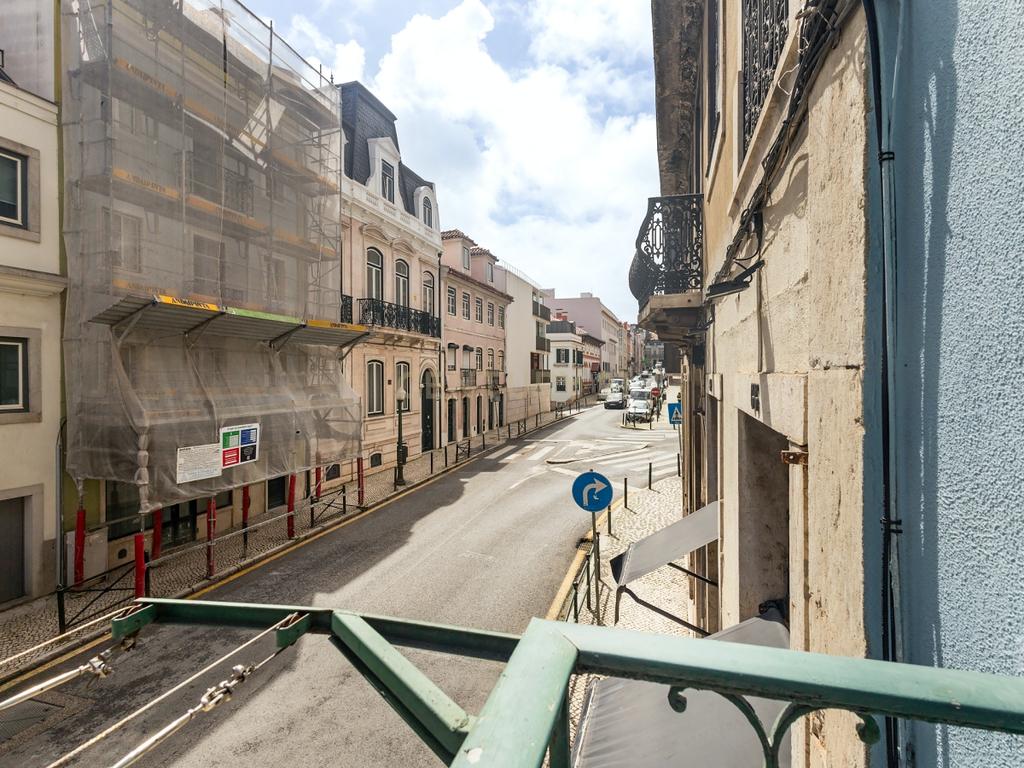 Apartamento T1 na Lapa – Lisboa | 1º Andar em prédio tradicional - Image 7