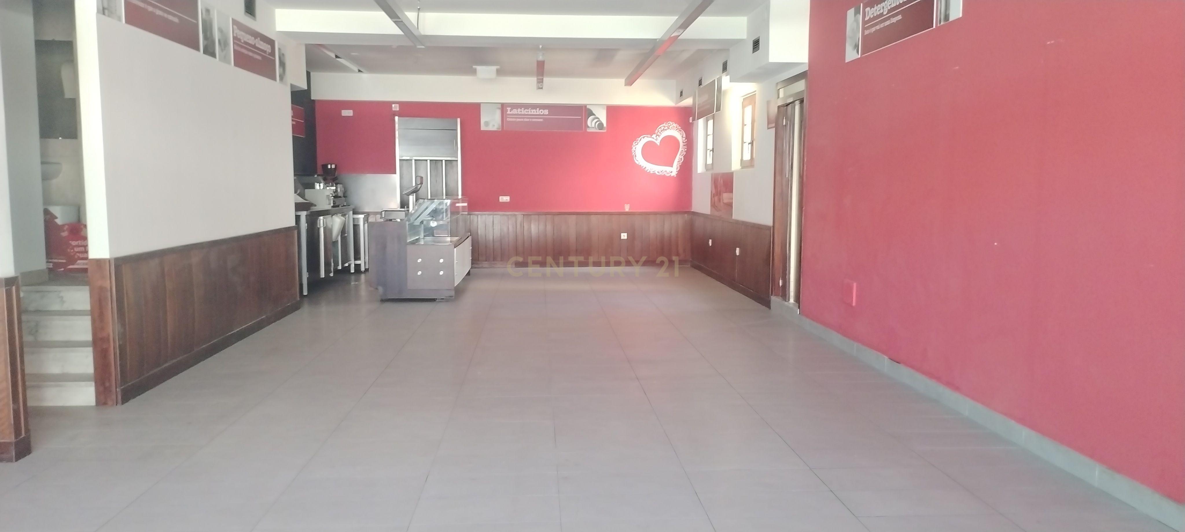 Fotografia 5 de Loja em Loures com Excelente Localização e Acessibilidade