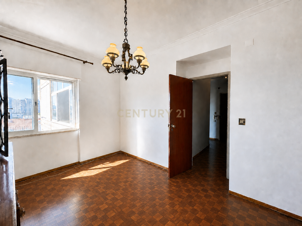 Apartamento T2 em Sacavém para Venda - Image 3