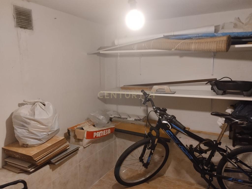 Apartamento T2 com Terraço em Madrid - Oportunidade de Recuperação - Image 27
