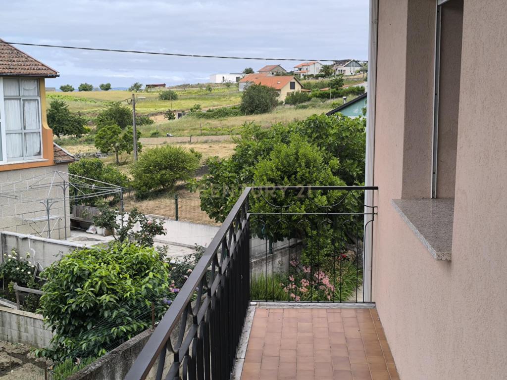 Casas prontas a habitar com terreno, arvores de fruto, forno e água própria. - Image 17