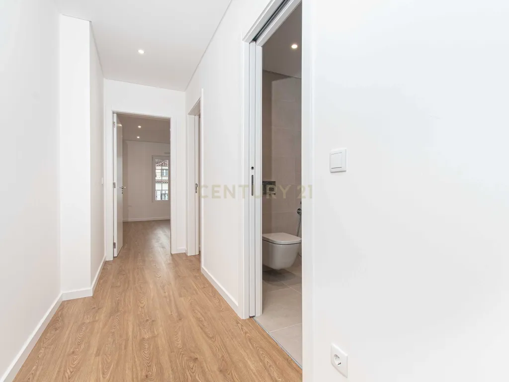 Apartamento T2 Urbanização Neudel na Amadora, a estrear - Image 10