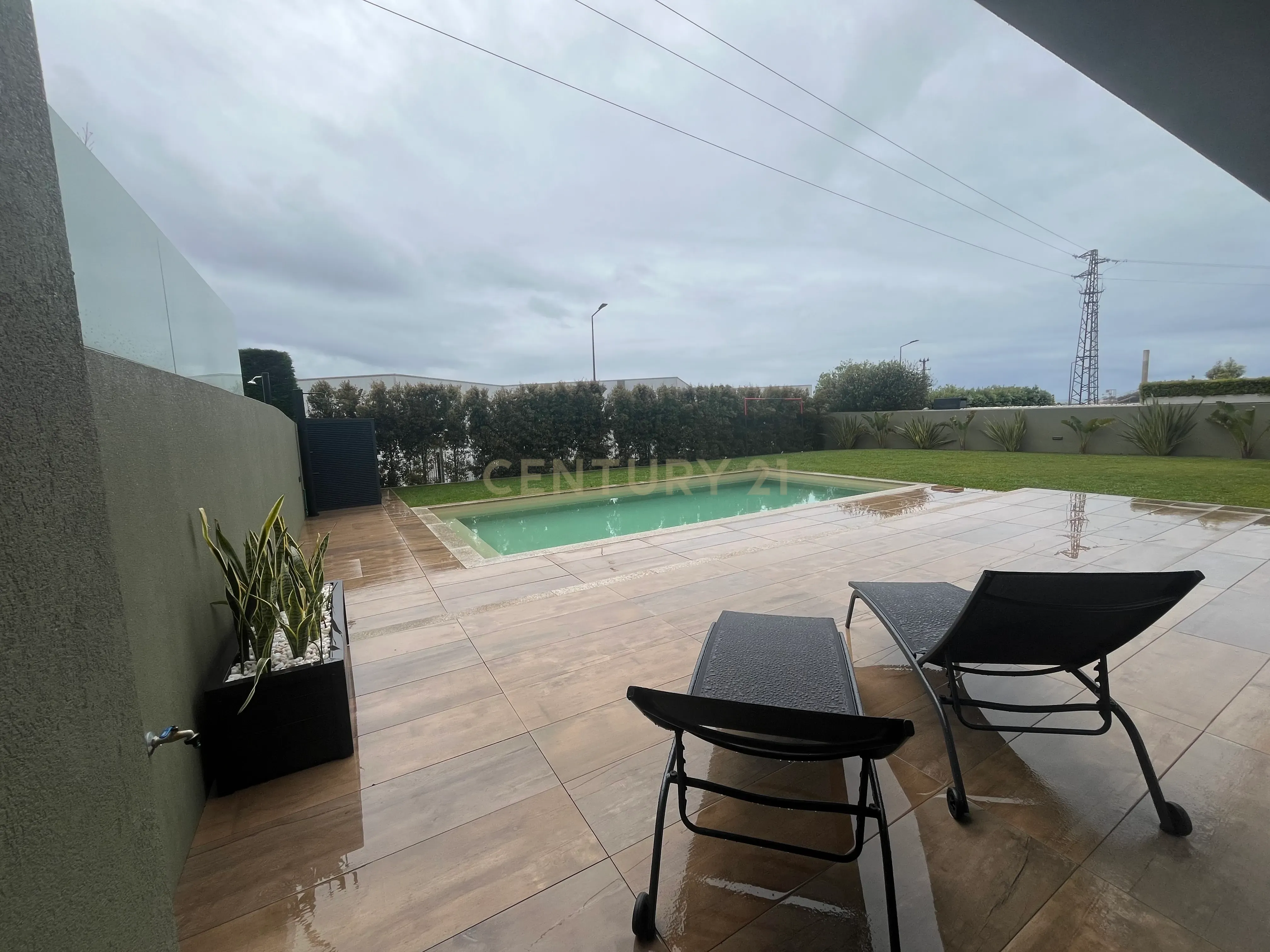 Fotografia 8 de Moradia Contemporânea de Luxo em Azurara | Elegância, Privacidade e Distinção