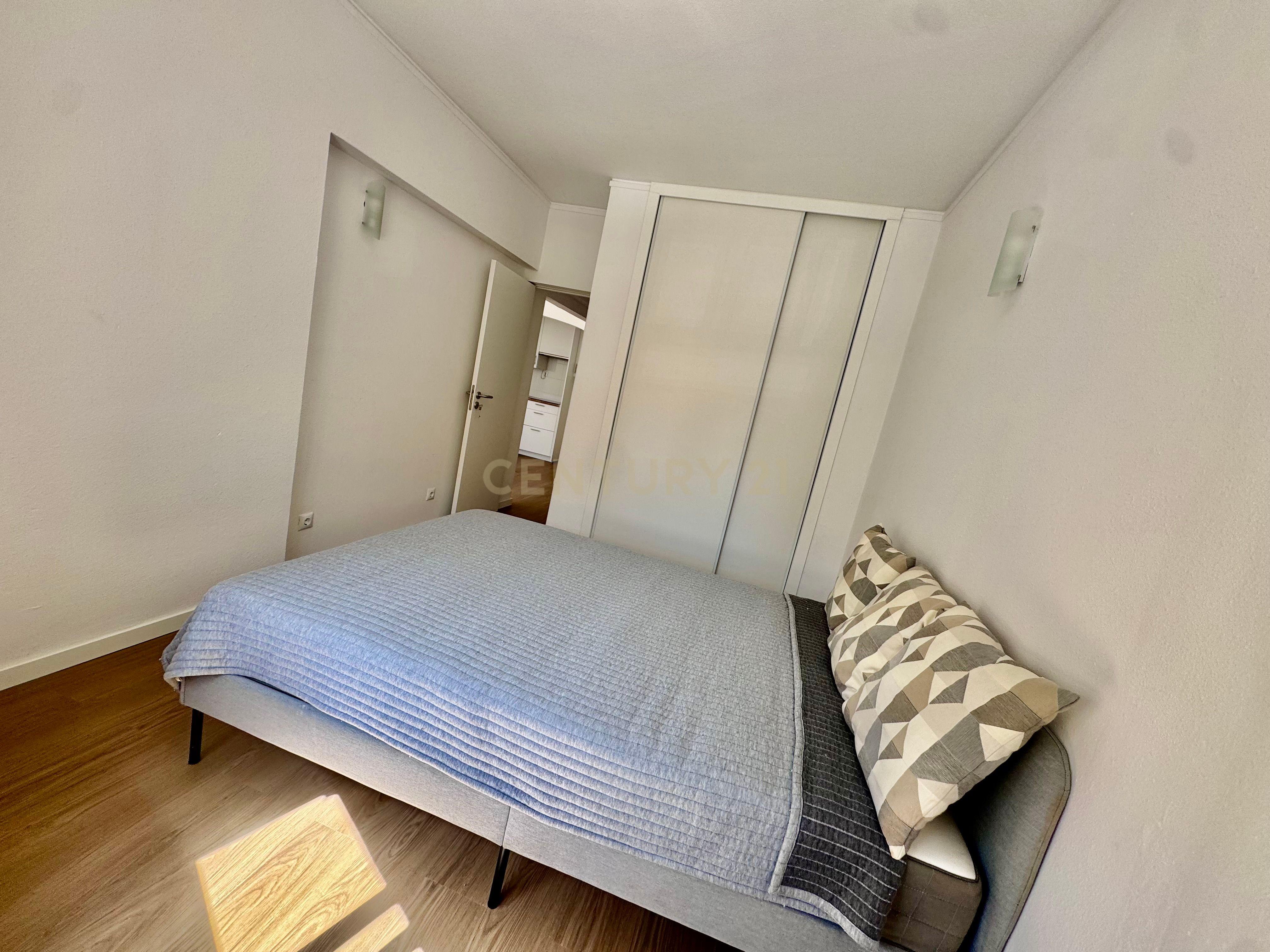 Fotografia 11 de Apartamento T1 em Armação de Pêra.