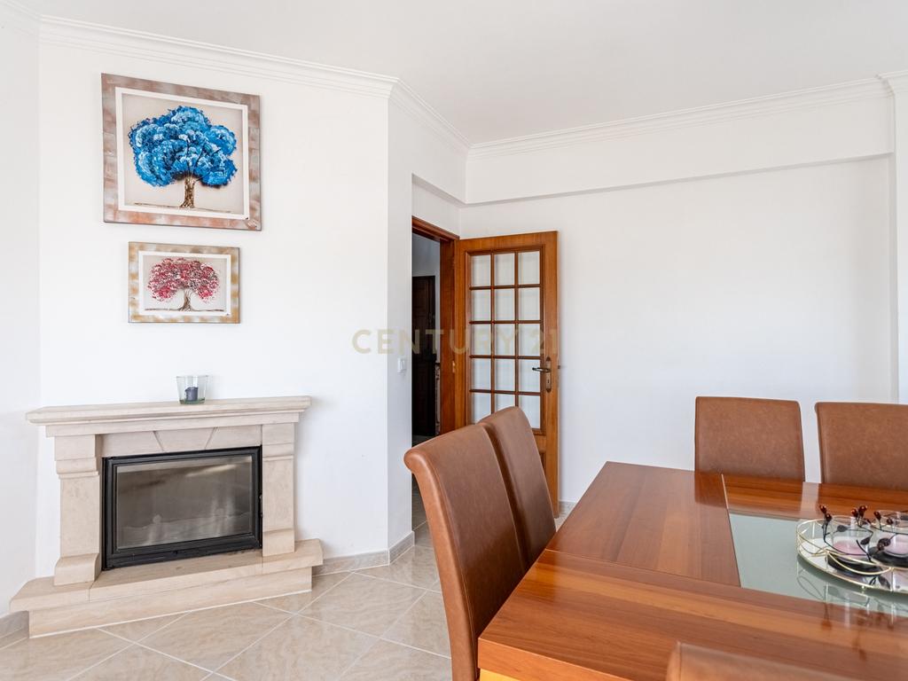 Apartamento T2 Vale de Flores - Image 4