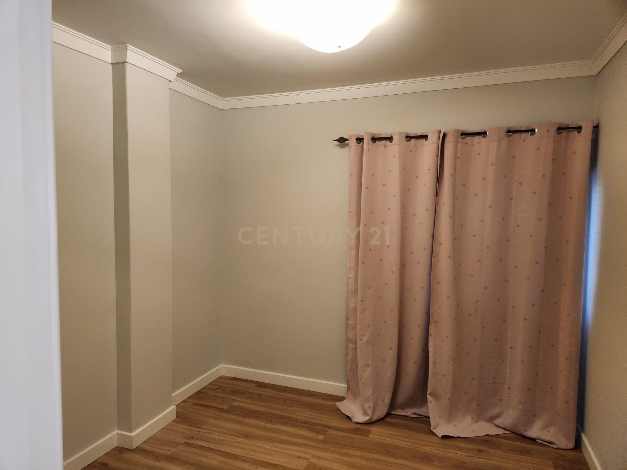 Apartamento Moderno em Setúbal com Vista para a Cidade e Montanha - Image 21