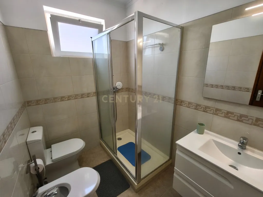 Apartamento T3 na Quinta do Rouxinol- Oportunidade Única! vista para o rio - Image 15