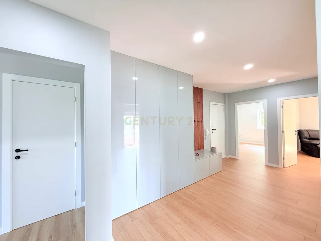 Apartamento T3 Povoa de Lanhoso/Permuta - Image 17