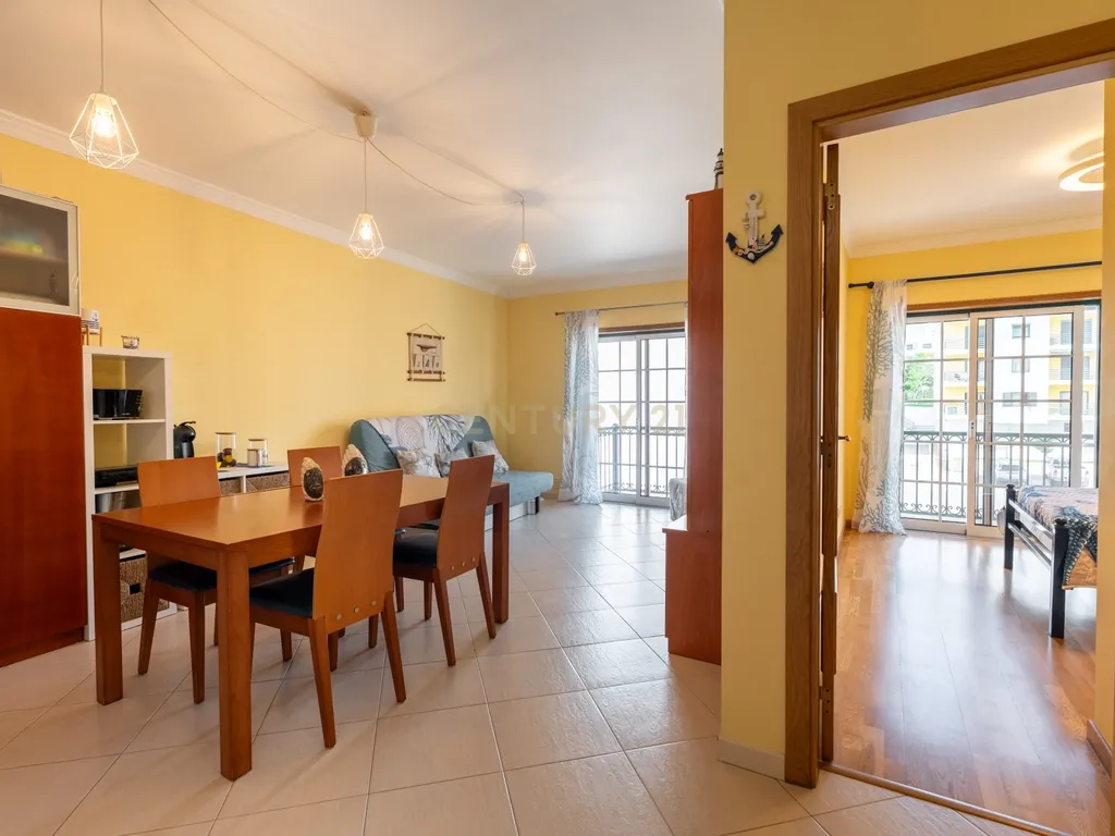 Apartamento T1 em Armação de Pêra | A apenas 2 minutos da praia | Conforto, Localização e excelente Oportunidade de Investimento - Image 2