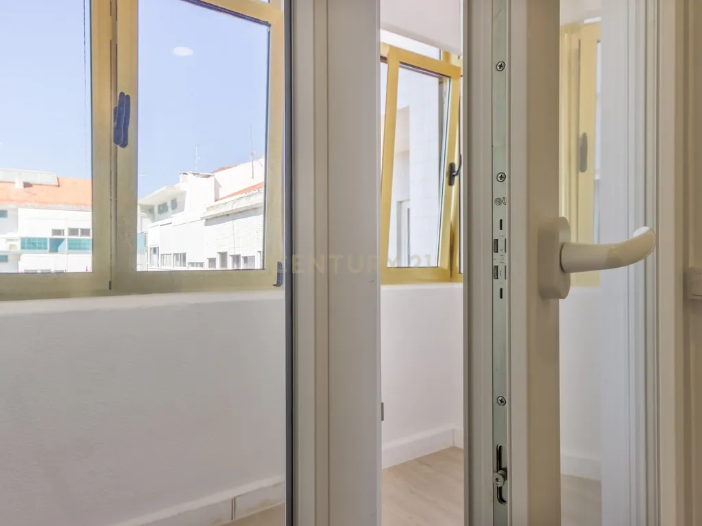 Apartamento T1 com Vista Mar - Costa da Caparica - Image 21