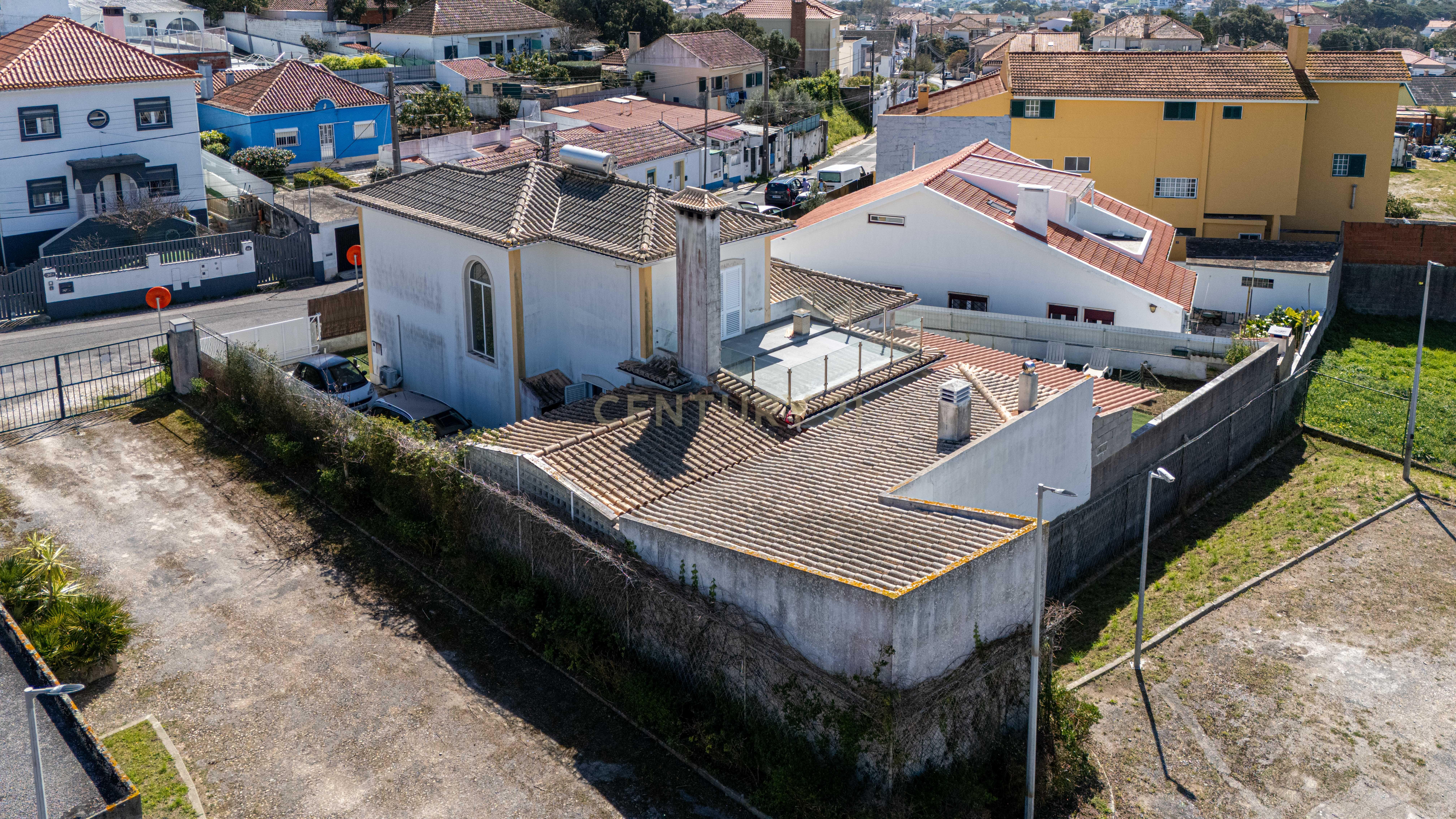 Espetacular Moradia T4 em Loures com Jardim e Terraço - Image 42