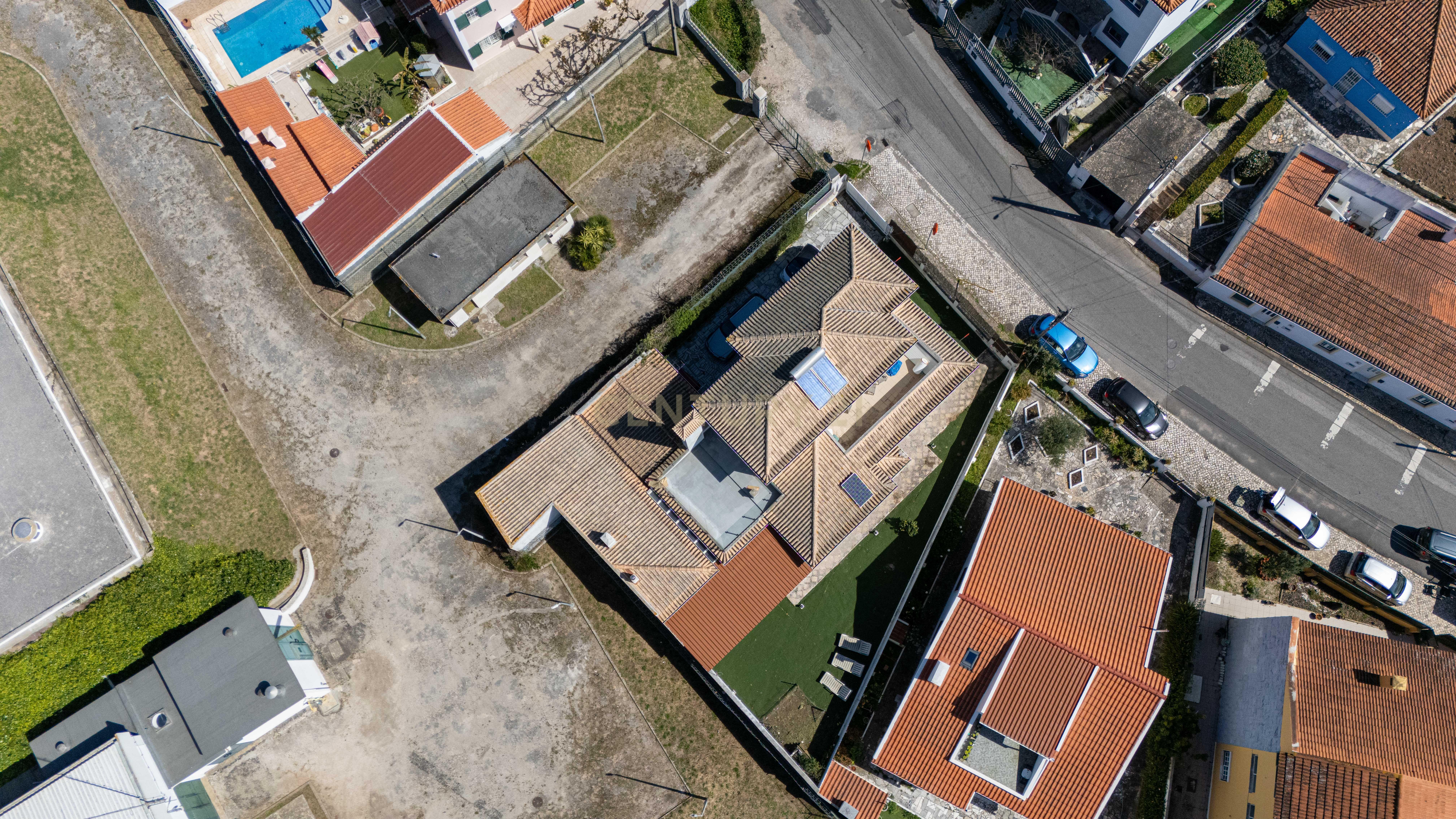 Espetacular Moradia T4 em Loures com Jardim e Terraço - Image 43