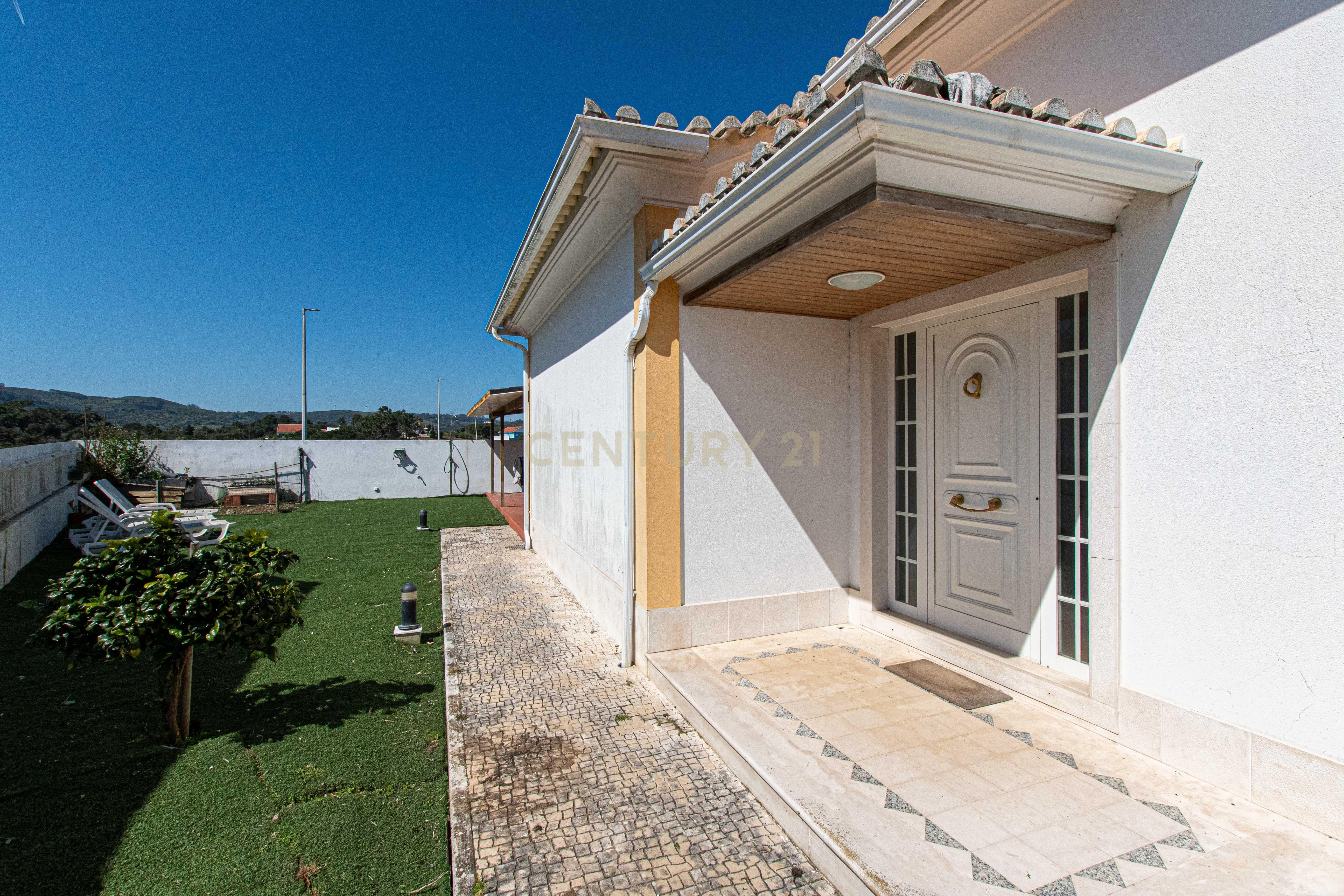 Espetacular Moradia T4 em Loures com Jardim e Terraço - Image 9