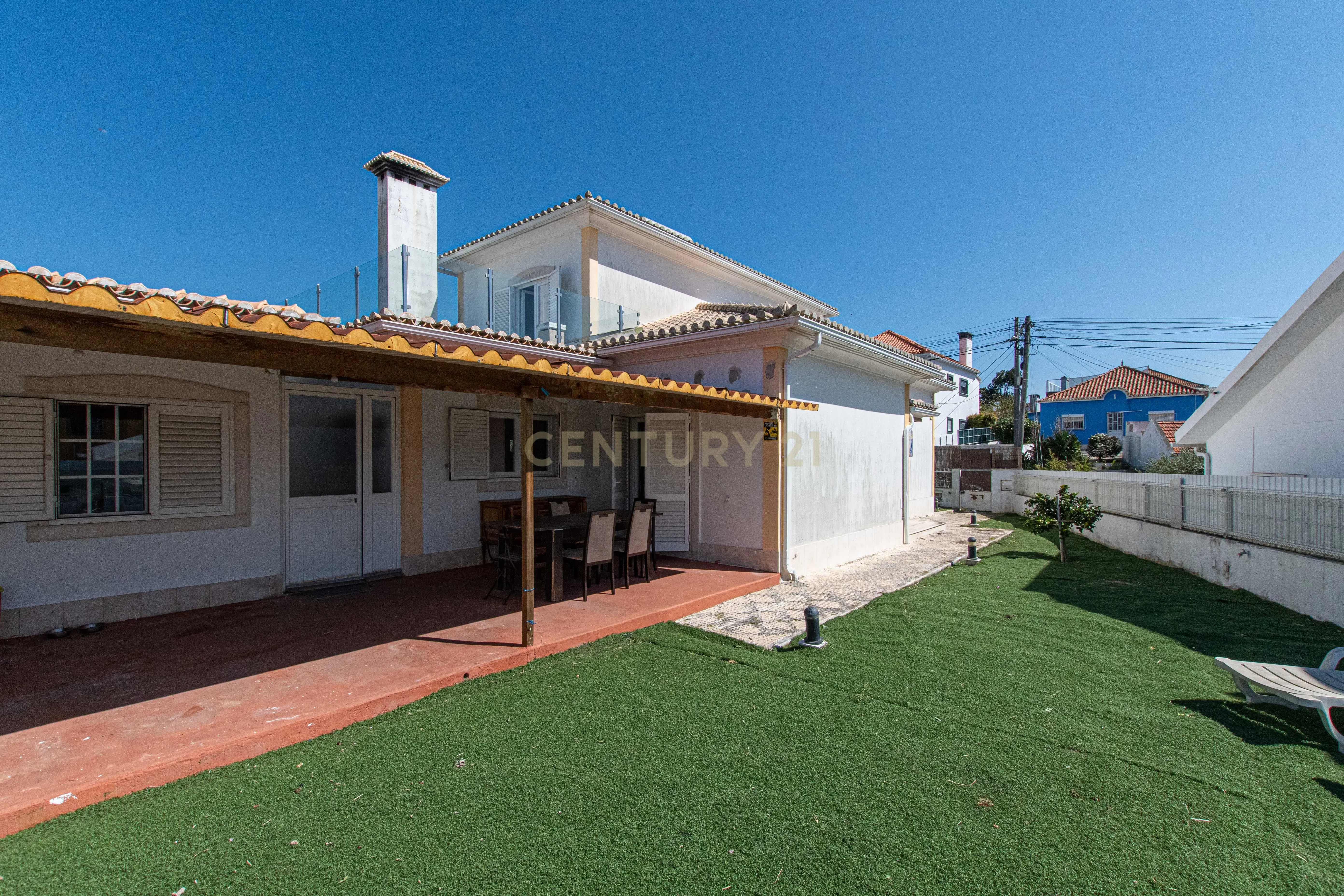 Espetacular Moradia T4 em Loures com Jardim e Terraço - Image 7