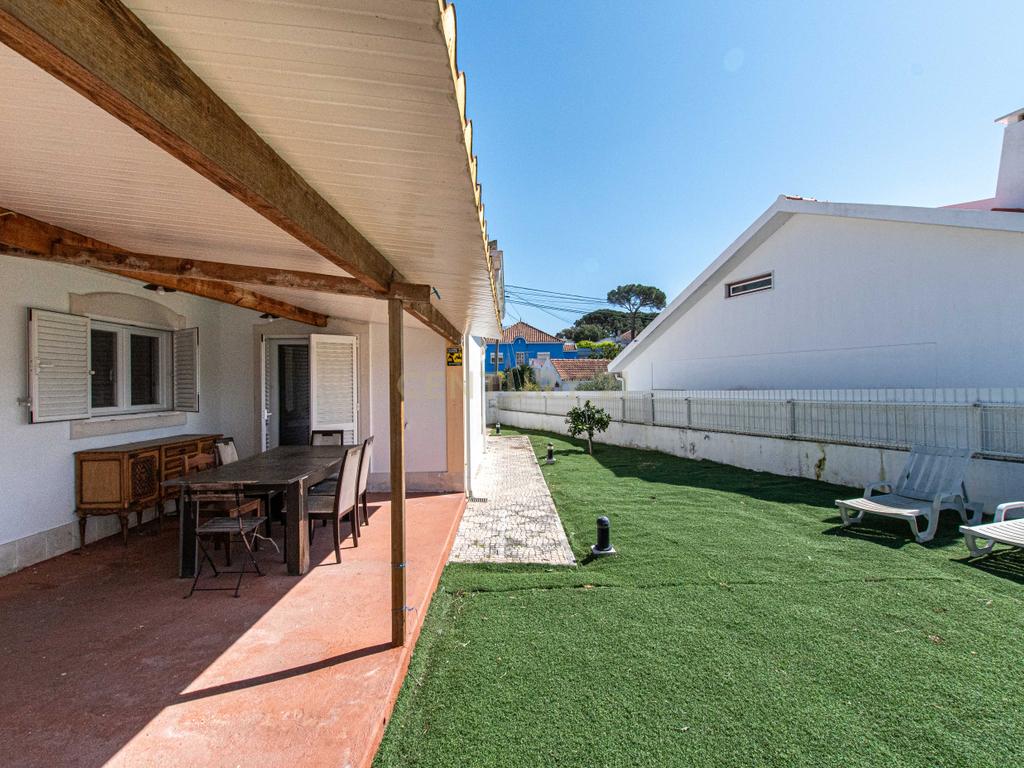  Moradia T4 em Loures com Jardim e Terraço - Image 8