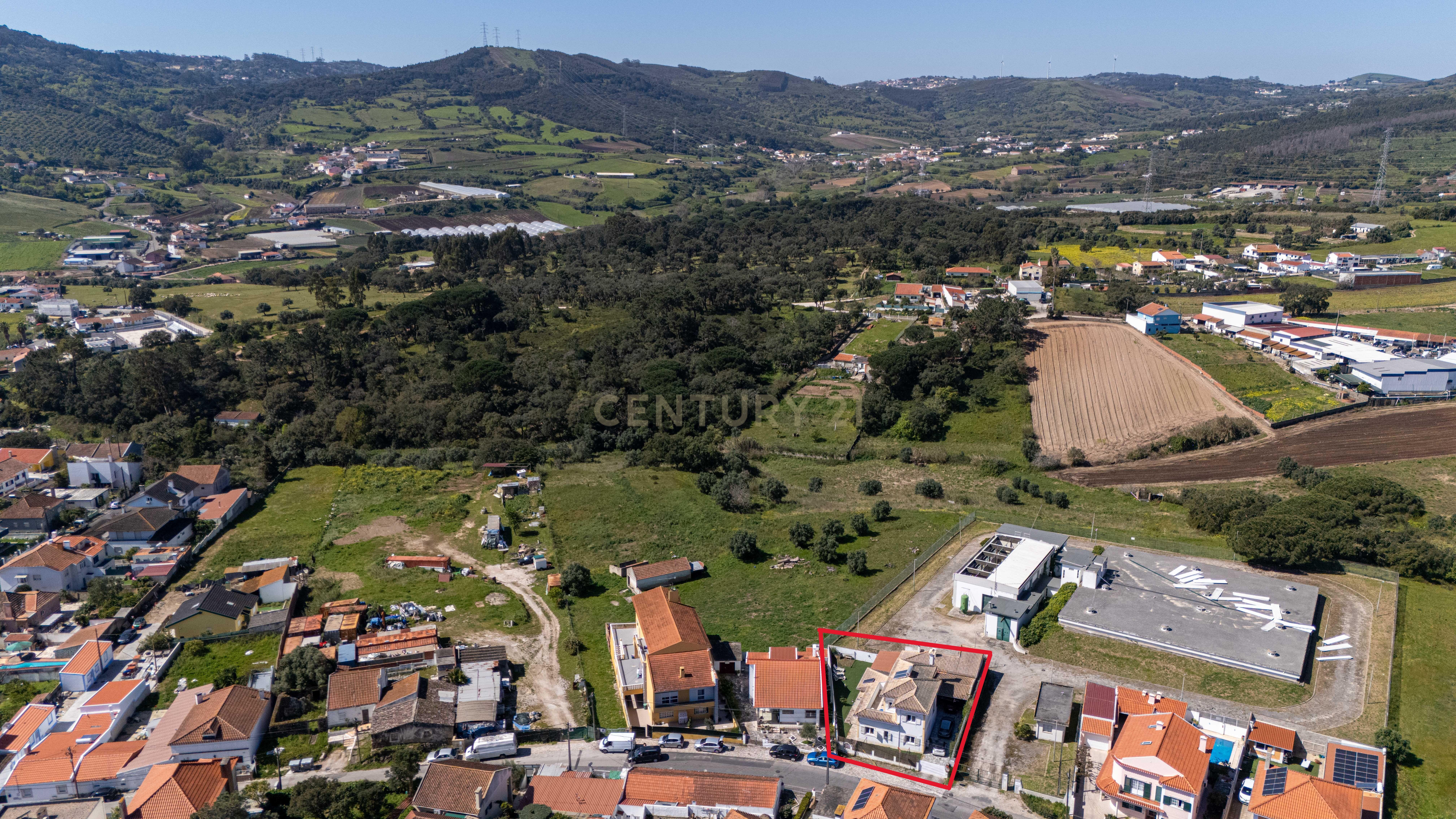 Espetacular Moradia T4 em Loures com Jardim e Terraço - Image 45