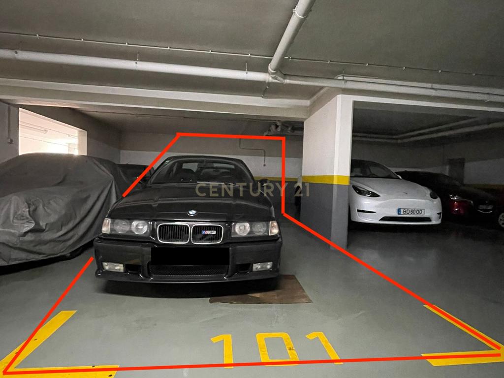 Estacionamento duplo 101 - Lido - Funchal - Image 1