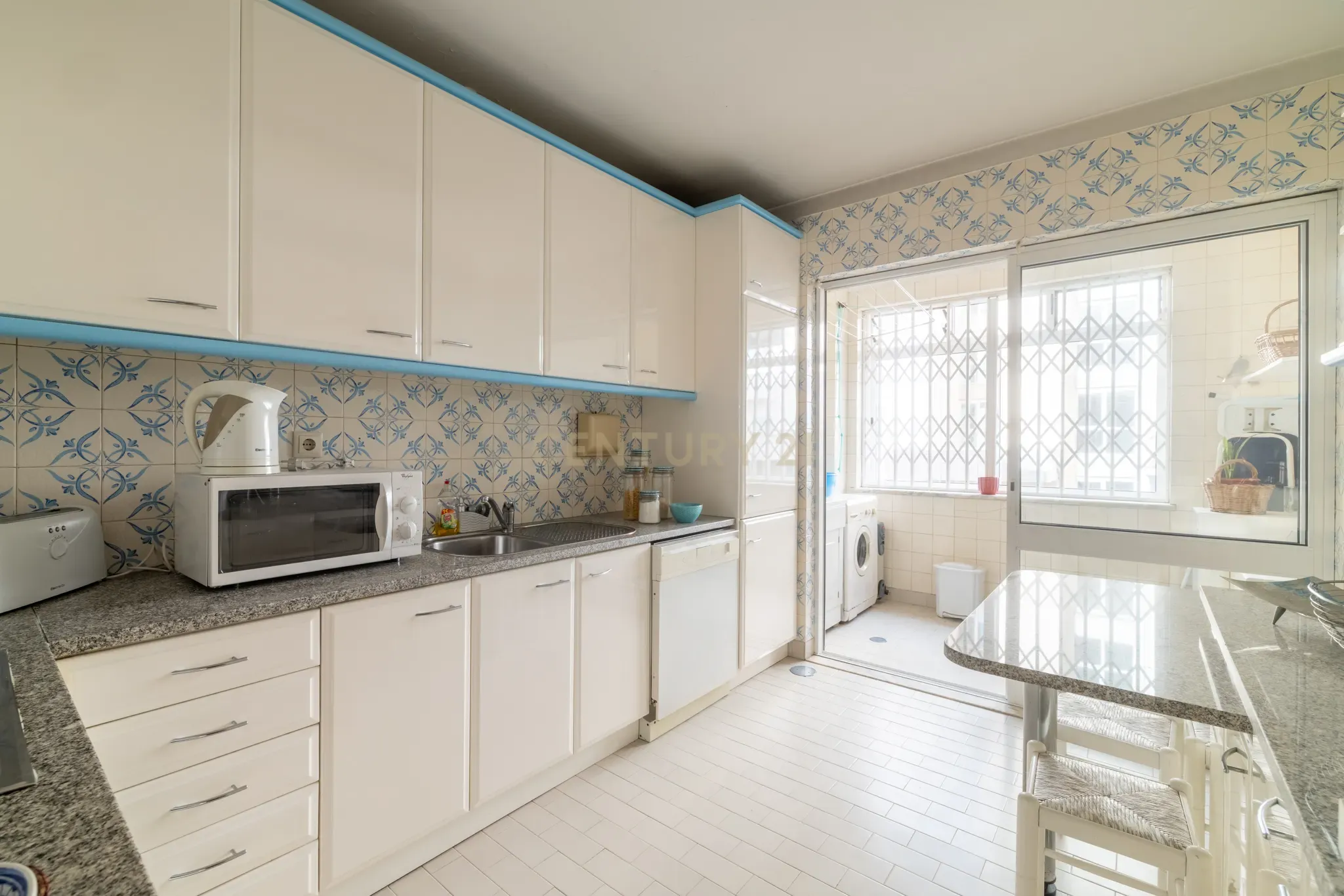 Fotografia 10 de Duplex T3 com Suíte, Varanda e Garagem junto ao El Corte Inglés