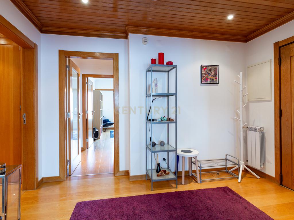 Apartamento T4 mobilado no Parque dos Príncipes - Image 9