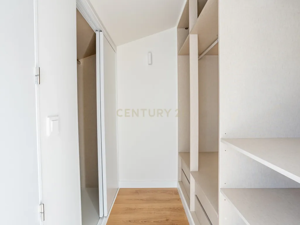 Duplex T3 para Venda, em Campolide – Pé-Direito Duplo, Terraço e Classe Energética A | 940.000 € - Image 26