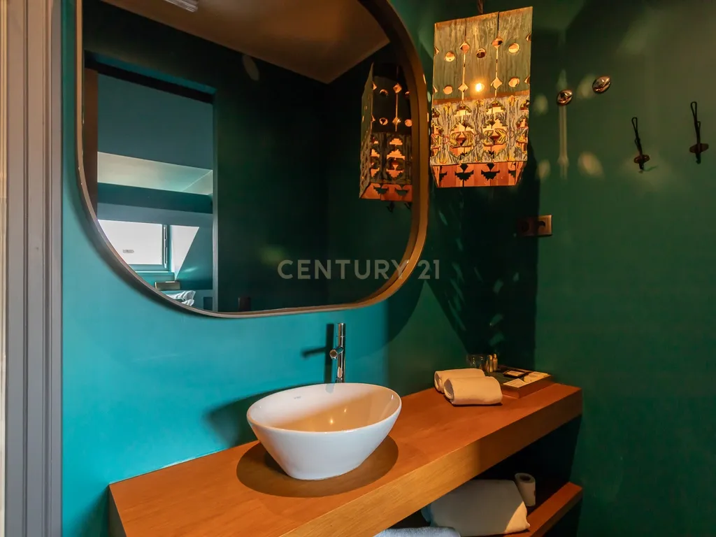 Espaço comercial - Pequeno Hotel em Setúbal, Perto da Praia e Centro Histórico - Portugal - Image 41