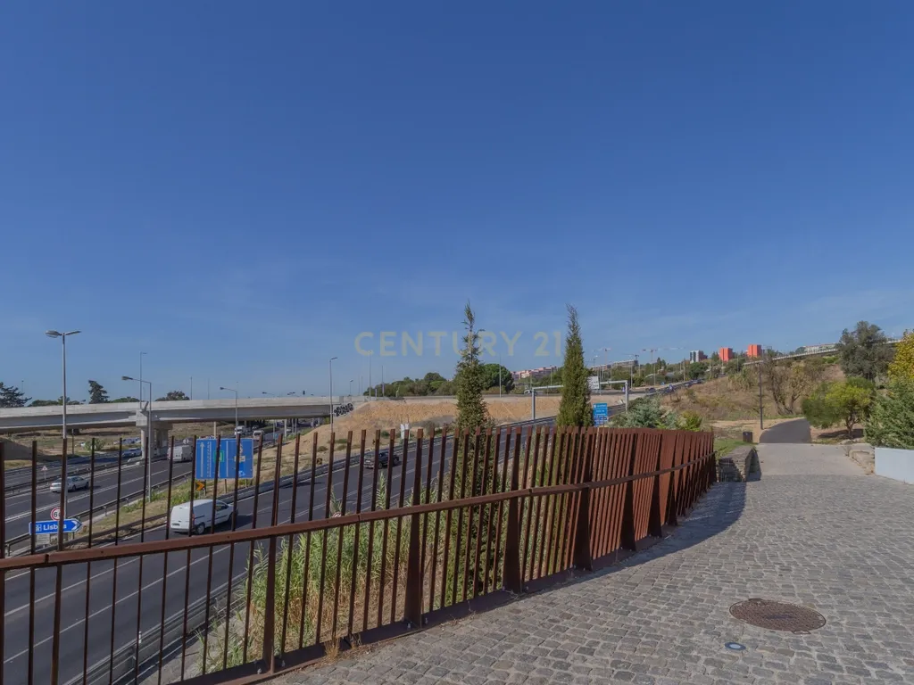 Apartamento T2, sito na localidade de Cova da Piedade, concelho de Almada. - Image 27