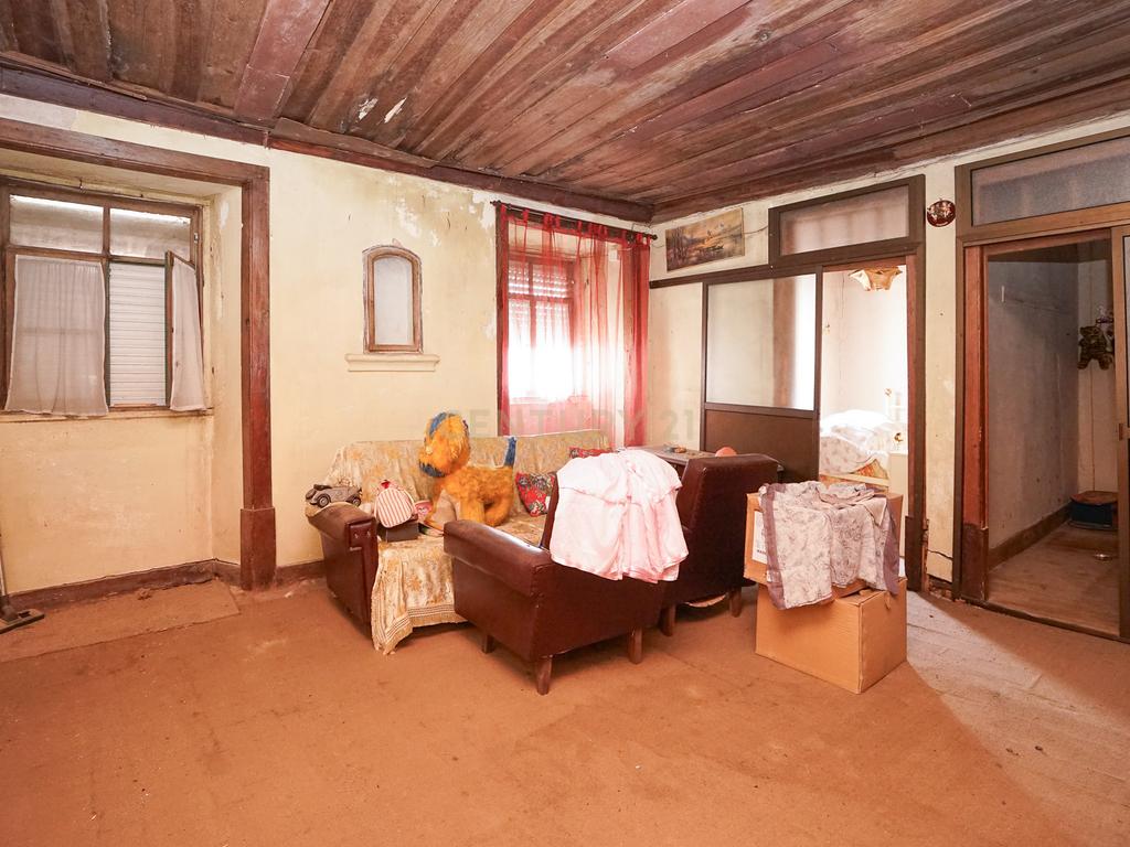 Duas Casas para restaurar com terreno, pátio, cozinha do forno junto do rio - Image 19
