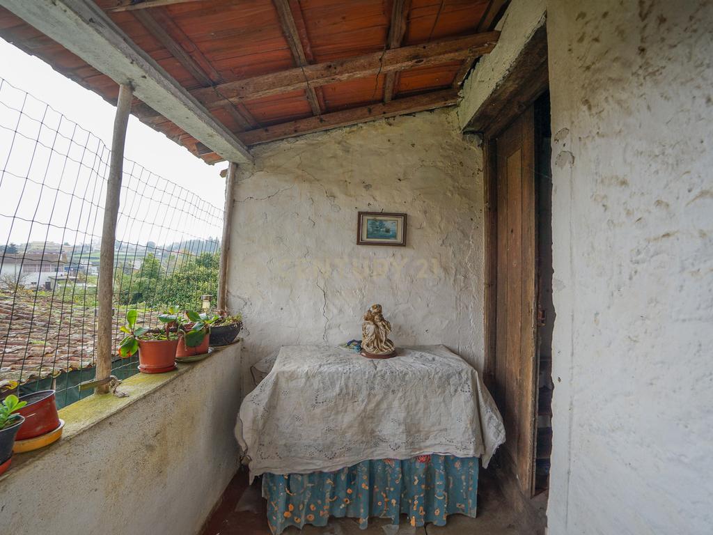 Duas Casas para restaurar com terreno, pátio, cozinha do forno junto do rio - Image 20