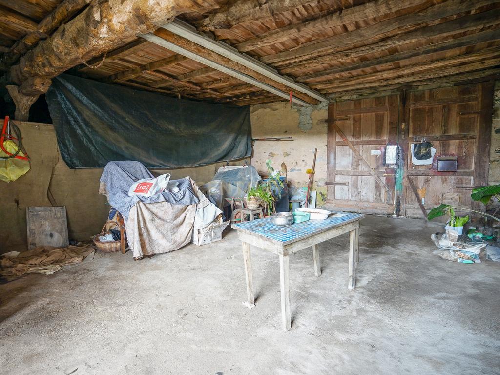 Duas Casas para restaurar com terreno, pátio, cozinha do forno junto do rio - Image 23
