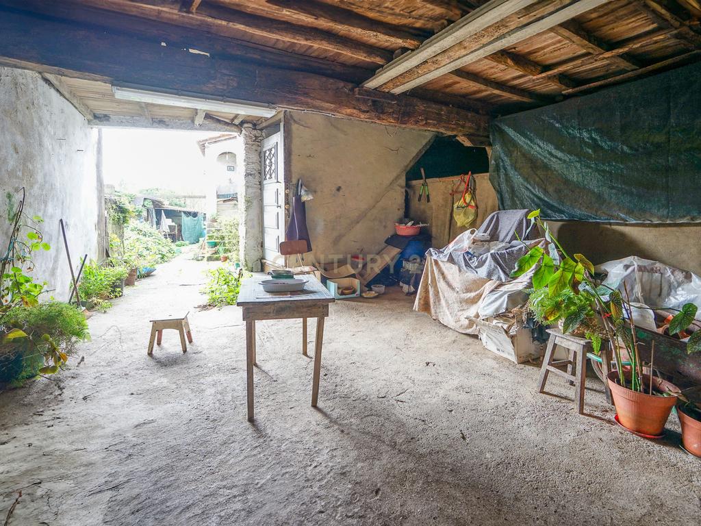 Duas Casas para restaurar com terreno, pátio, cozinha do forno junto do rio - Image 22