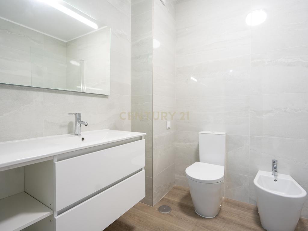 Apartamento T3 novo de qualidade superior com varanda coberta,vistas panorâmicas,garagem,localização privilegada e tudo a pé no centro de Lousã - Image 23