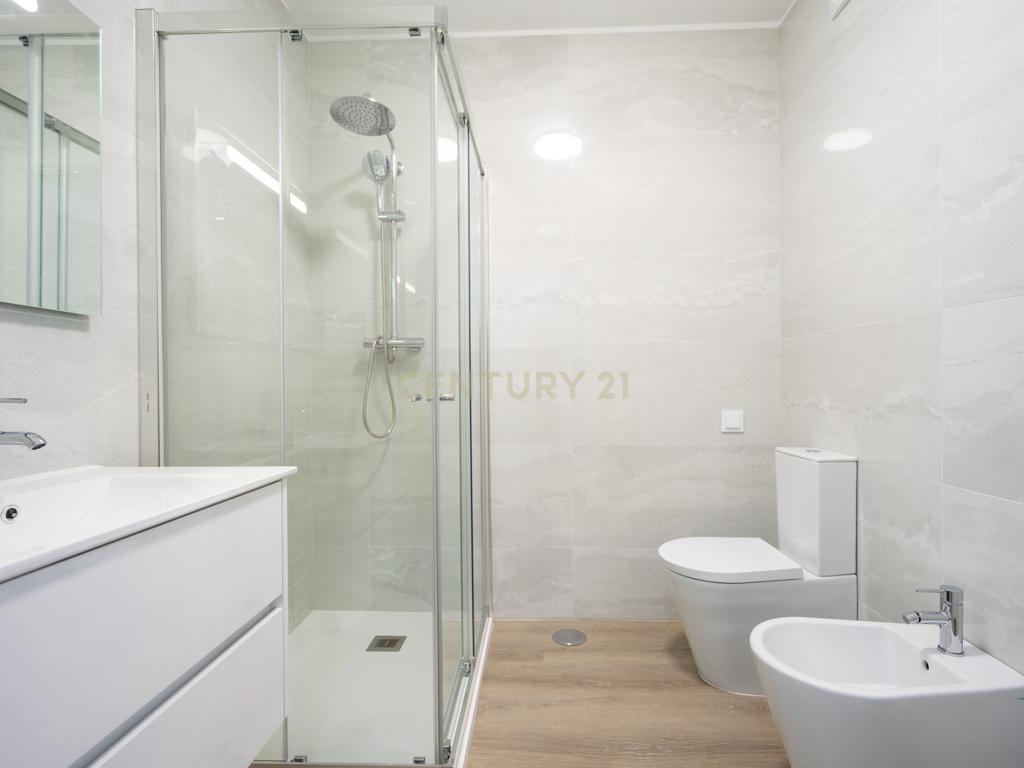Apartamento T3 novo de qualidade superior com varanda coberta,vistas panorâmicas,garagem,localização privilegada e tudo a pé no centro de Lousã - Image 31