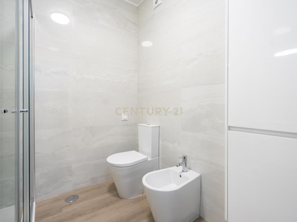 Apartamento T3 novo de qualidade superior com varanda coberta,vistas panorâmicas,garagem,localização privilegada e tudo a pé no centro de Lousã - Image 33