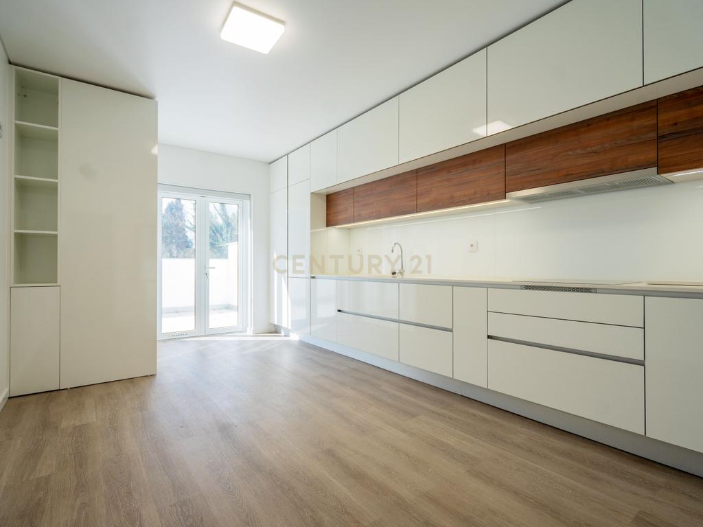 Apartamento T3 novo de qualidade superior com vistas panorâmicas,terraço grande,garagem,localização privilegada e tudo a pé no centro de Lousã. - Image 11