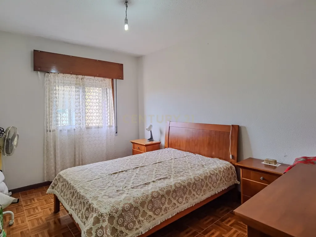 Moradia Bifamiliar T3+T3 em São Pedro da cova – Espaço, Tranquilidade e Conforto - Image 41