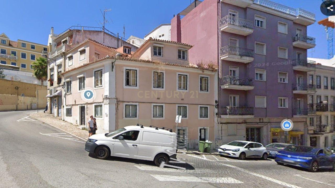 Prédio para recuperar na Rua da Alegria com projeto aprovado para 3 T3, 1 T2 e 3 lugares de garagem. - Image 3