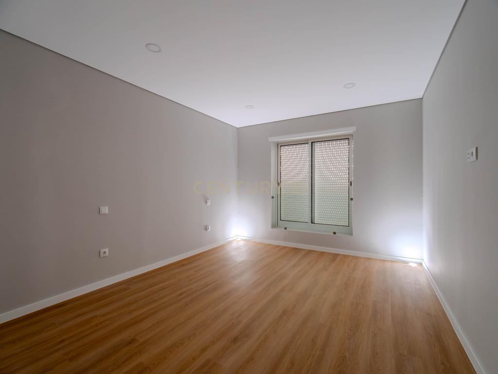Apartamento T2 Novo com lugar de Estacionamento em Rio Tinto - Image 13