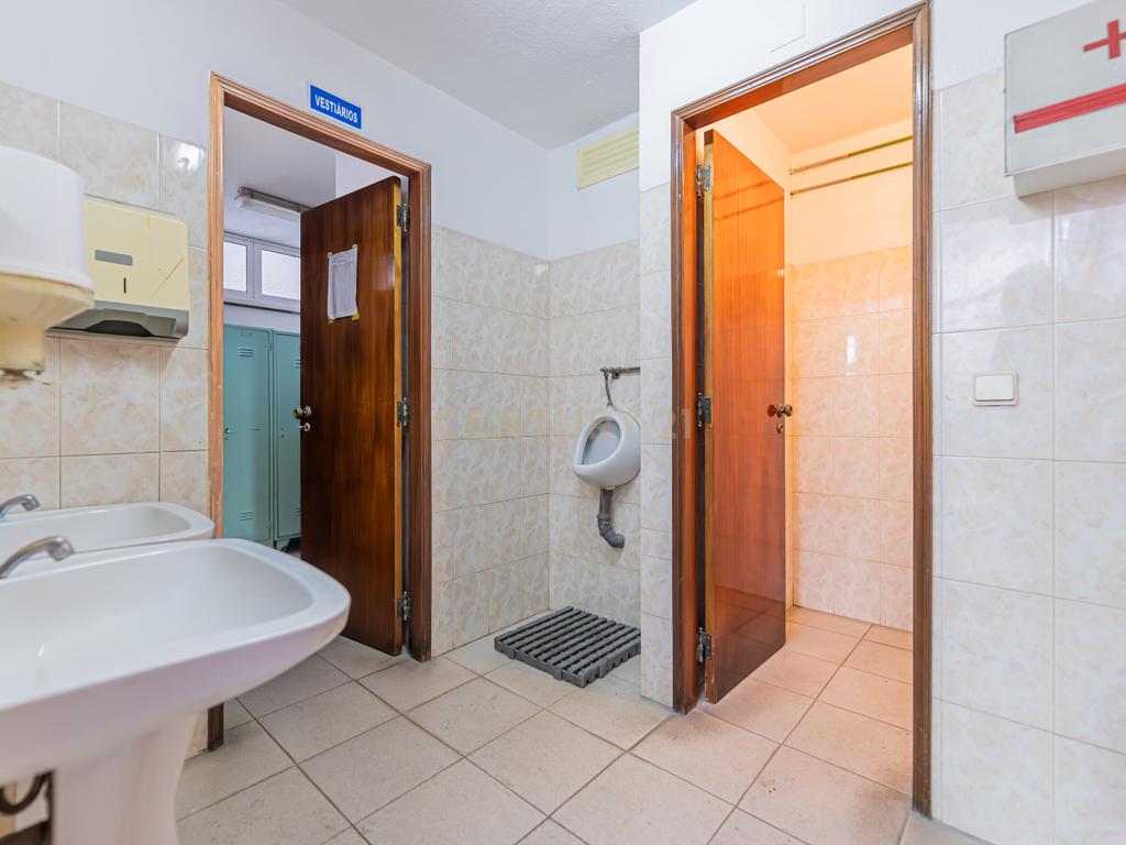 Trespasse Armazém Amplo com Oficina Totalmente Funcional Amadora - Image 14