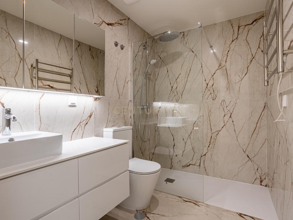 Apartamento T2 NOVO para Venda, em Campolide – Construção de Excelência com Traça Tradicional e Logradouro Privativo - Image 8