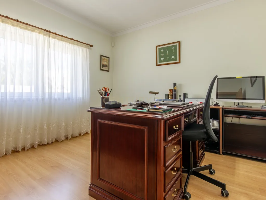 Moradia T6 na Quinta do Conde, Boa Água III - Image 8