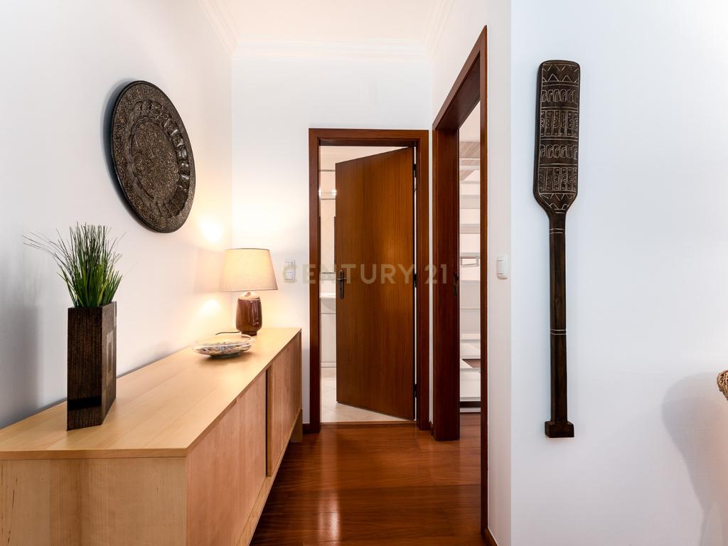 Apartamento T1 Central no centro Histórico da Vila Ericeira - Image 2