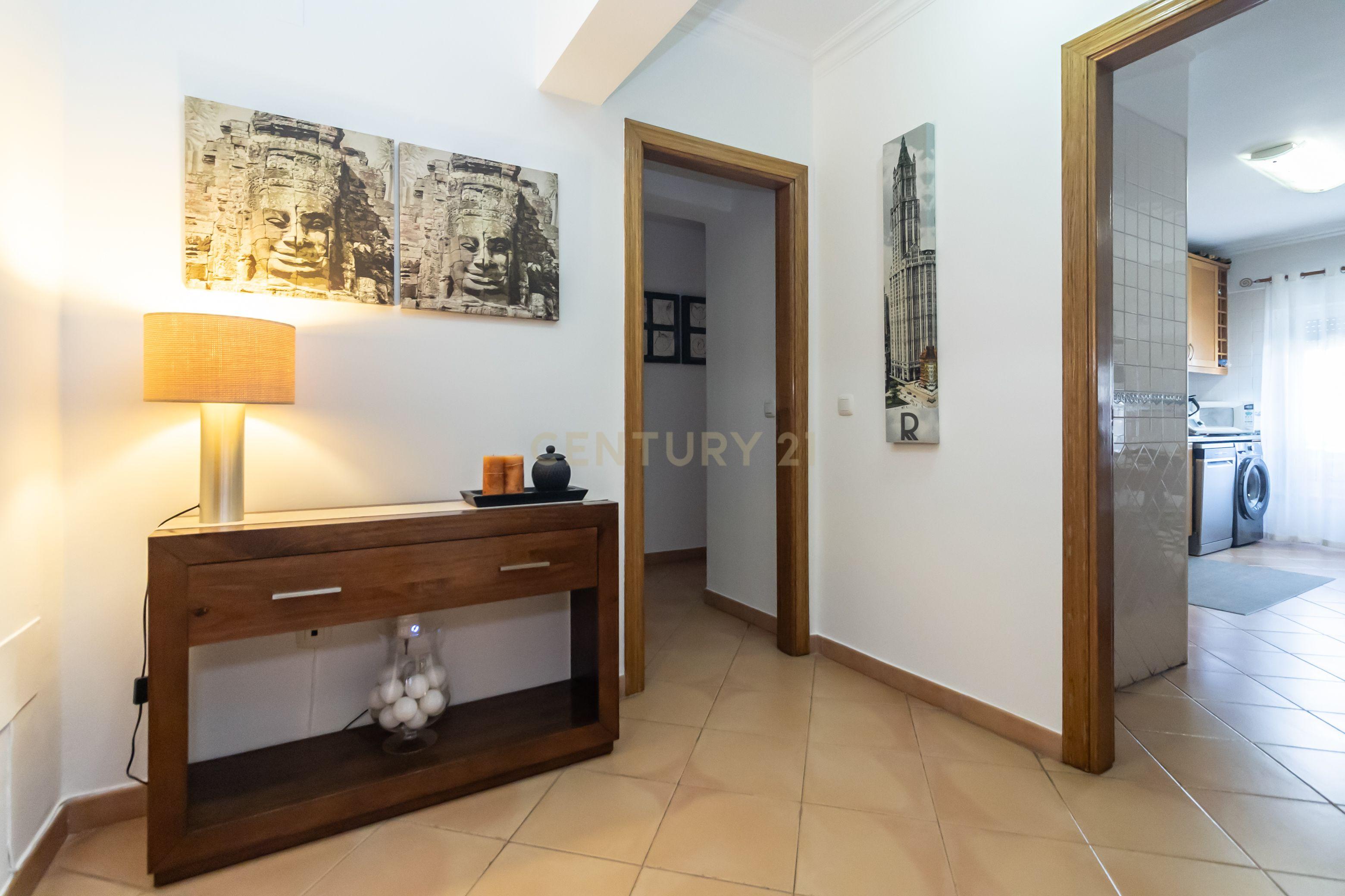 Fotografia 6 de Espaçoso apartamento T3 com parqueamento em S.Gabriel- Setúbal