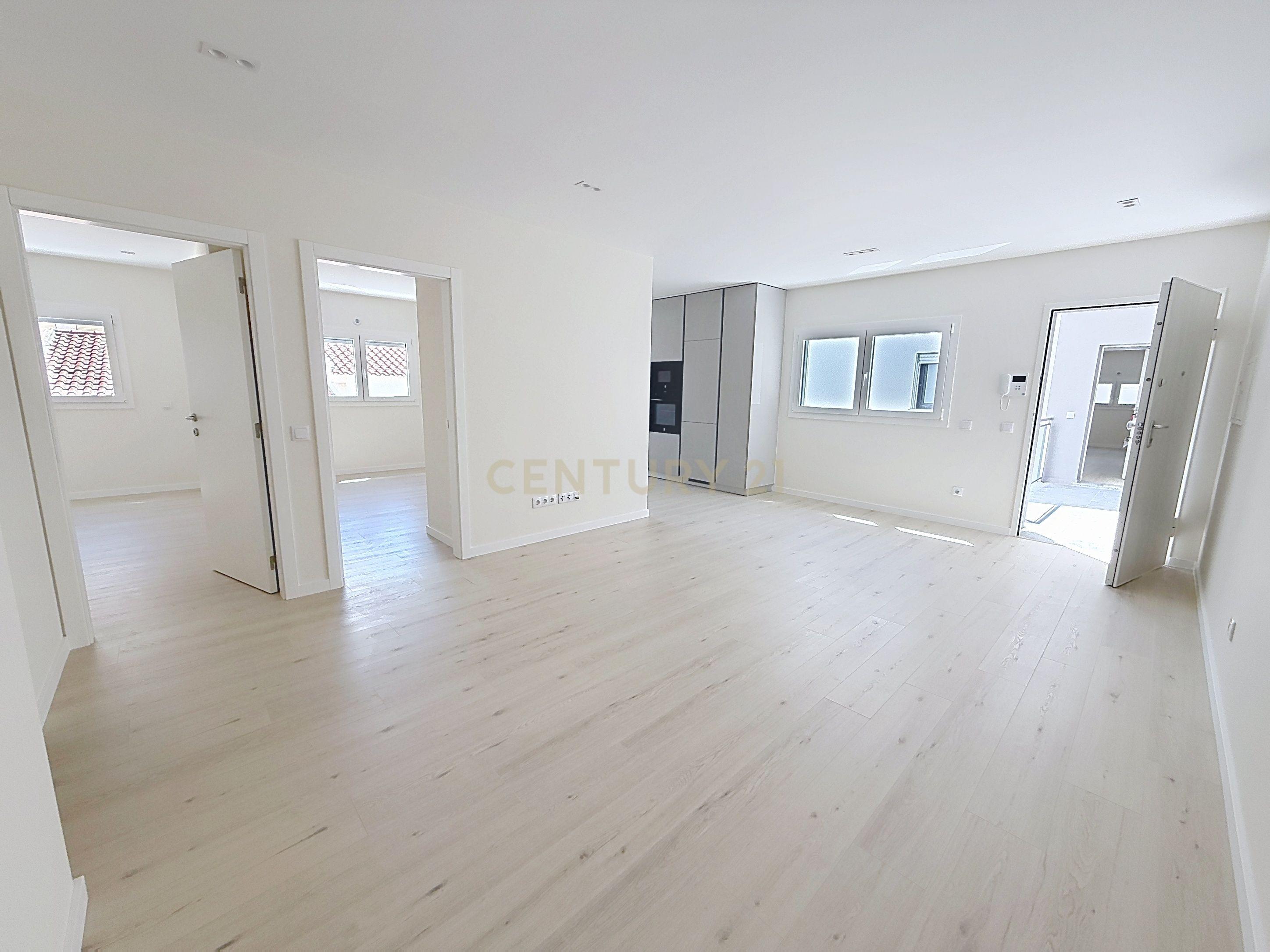 Fotografia 8 de Encantador Apartamento T2 na Praia de Pedrógão — Novo a Estrear | 235.000€