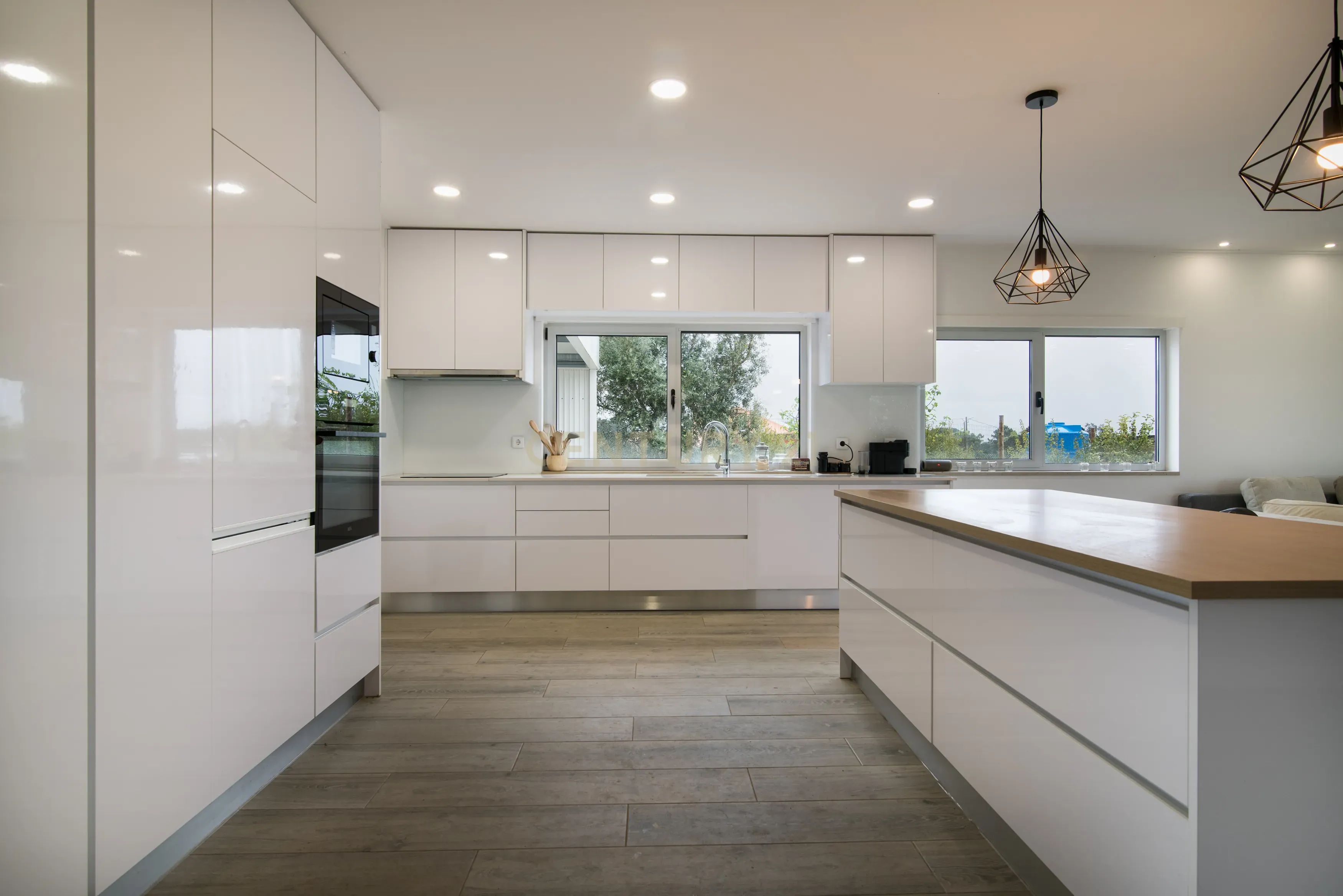 Magnífica Quinta com Moradia Moderna, Piscina e 1 Hectare de Terreno - Image 1