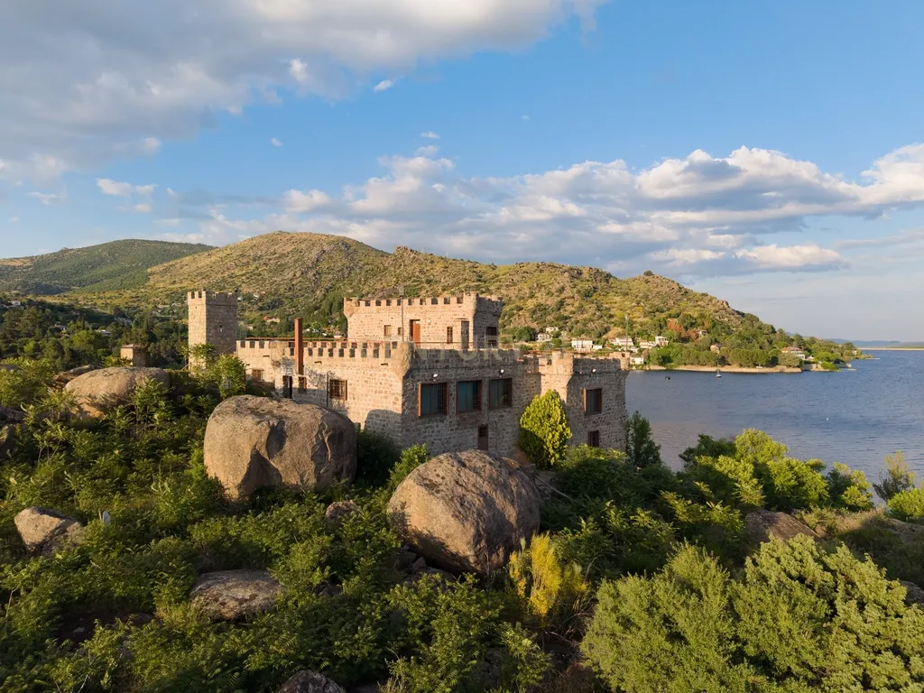 ILHA CENTINELA — UMA ILHA PRIVADA COM CASTELO - Image 3
