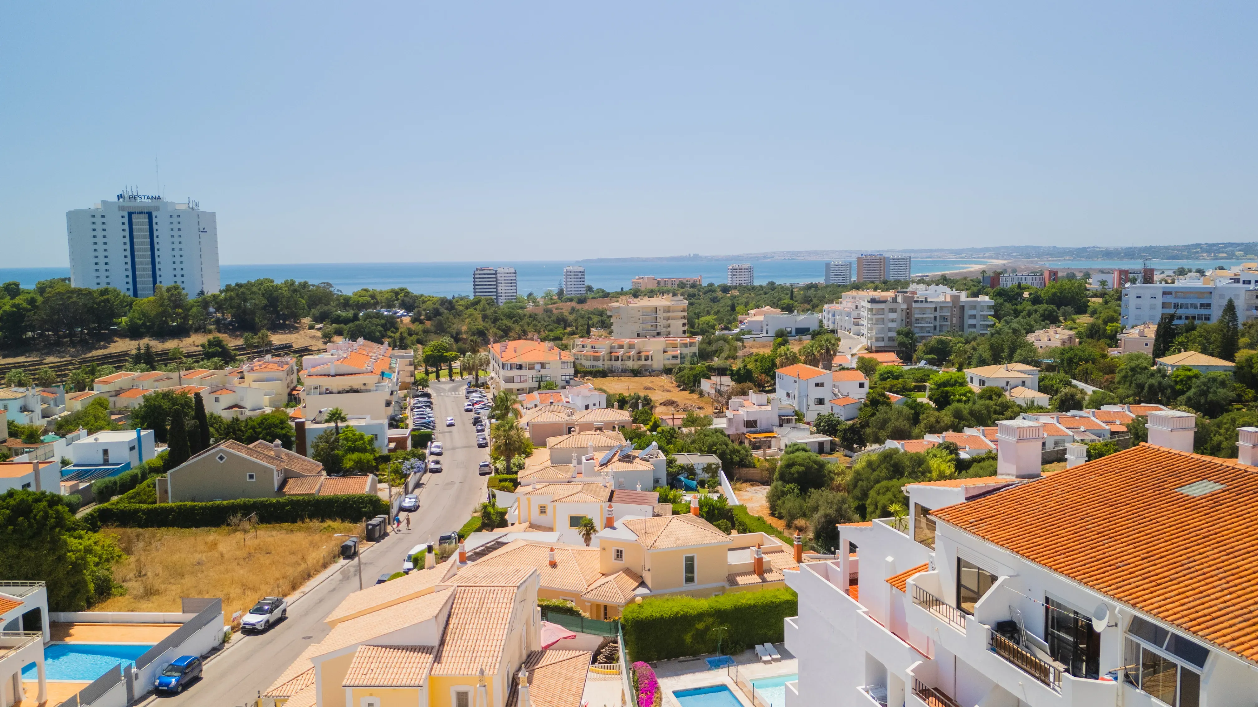 Fotografia 2 de Apartamento renovado com Piscina, Garagem, com varandas, perto da praia em Alvor