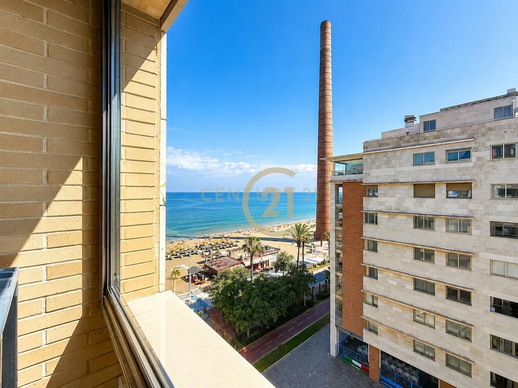 Apartamento em Primeira Linha de Praia com Vistas Frontais para o Mar – 3 Quartos, Garagem e Arrecadação - Image 18