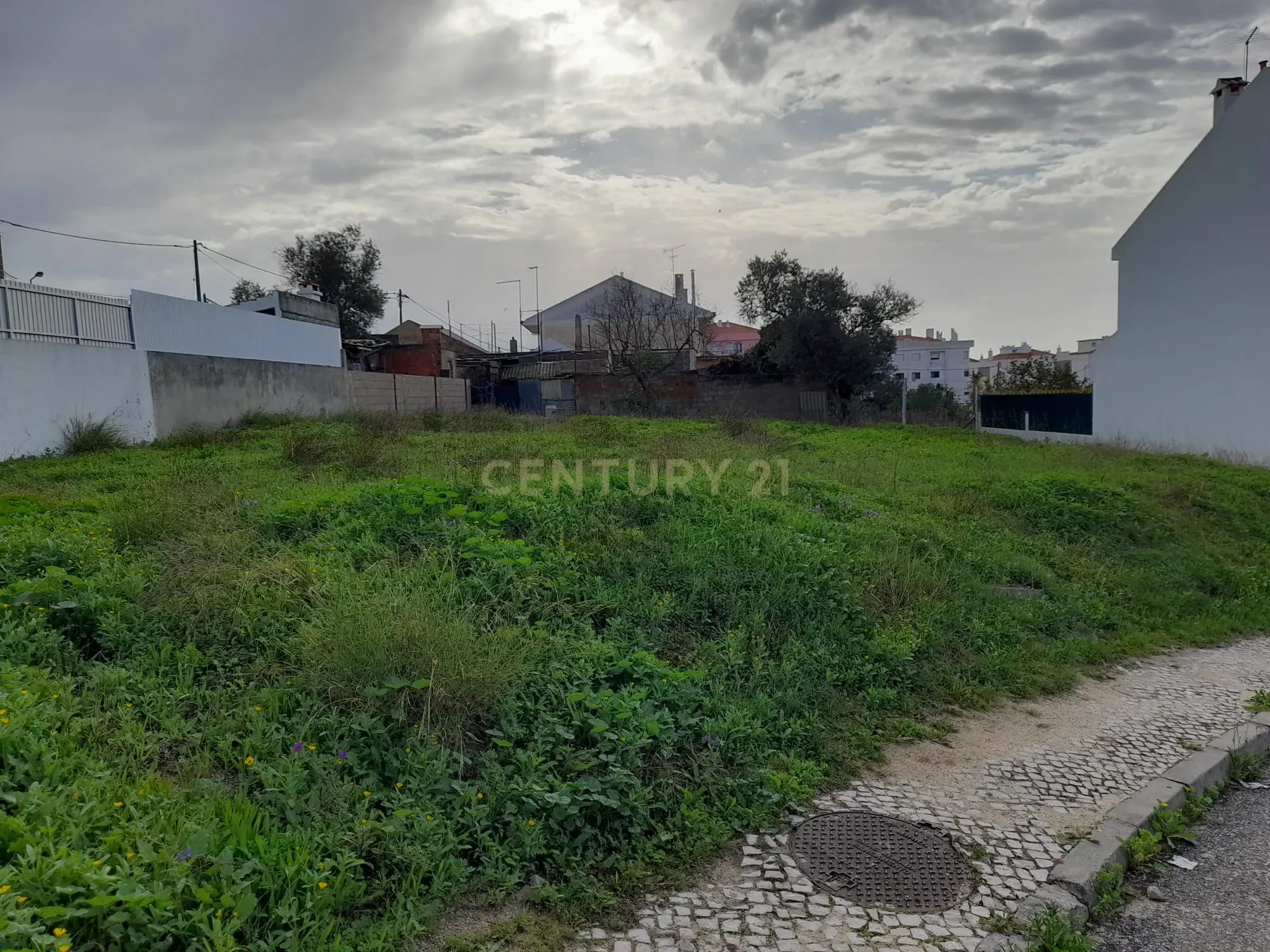 Land for sale in Almada, Portugal — €105,000